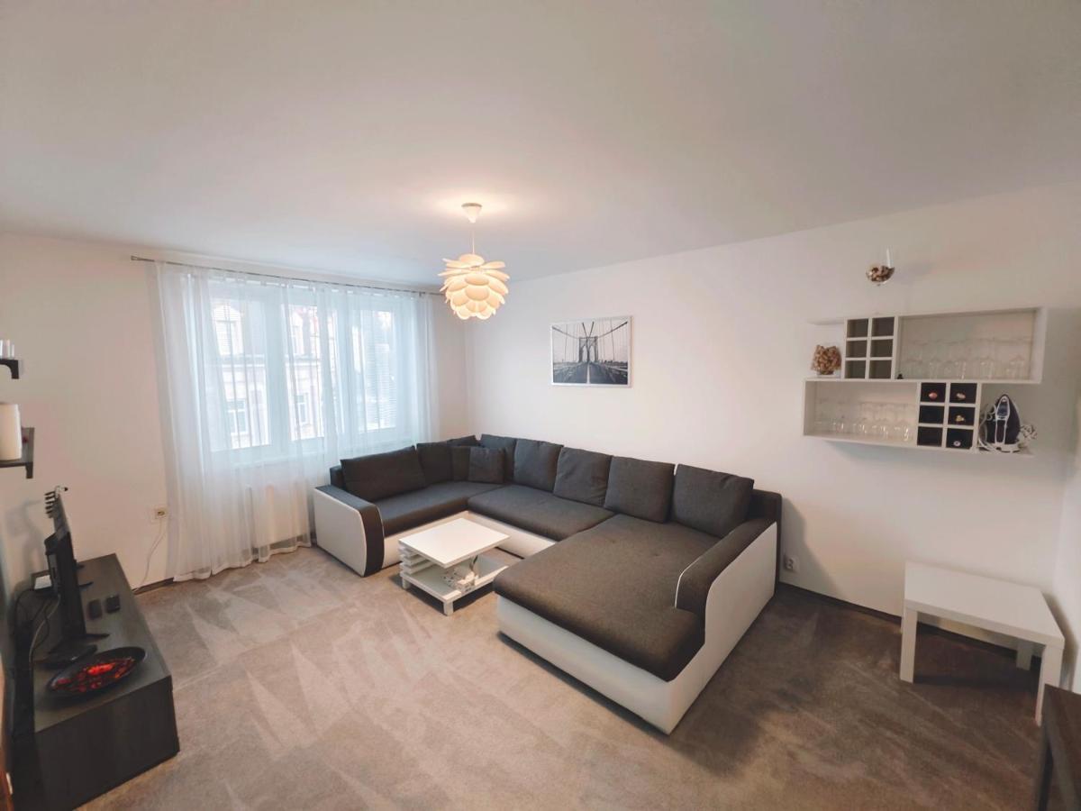 Apartman V Centru Карлови Вари Екстериор снимка