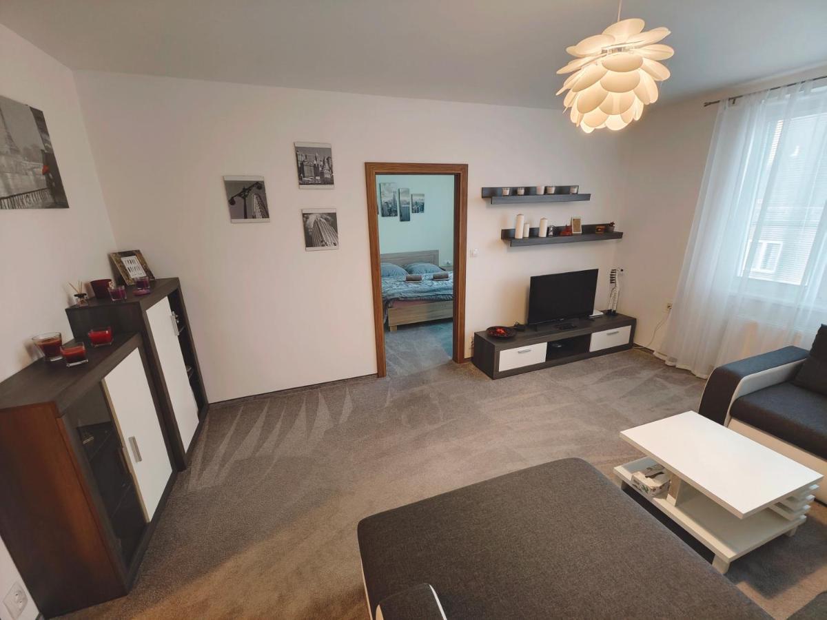 Apartman V Centru Карлови Вари Екстериор снимка