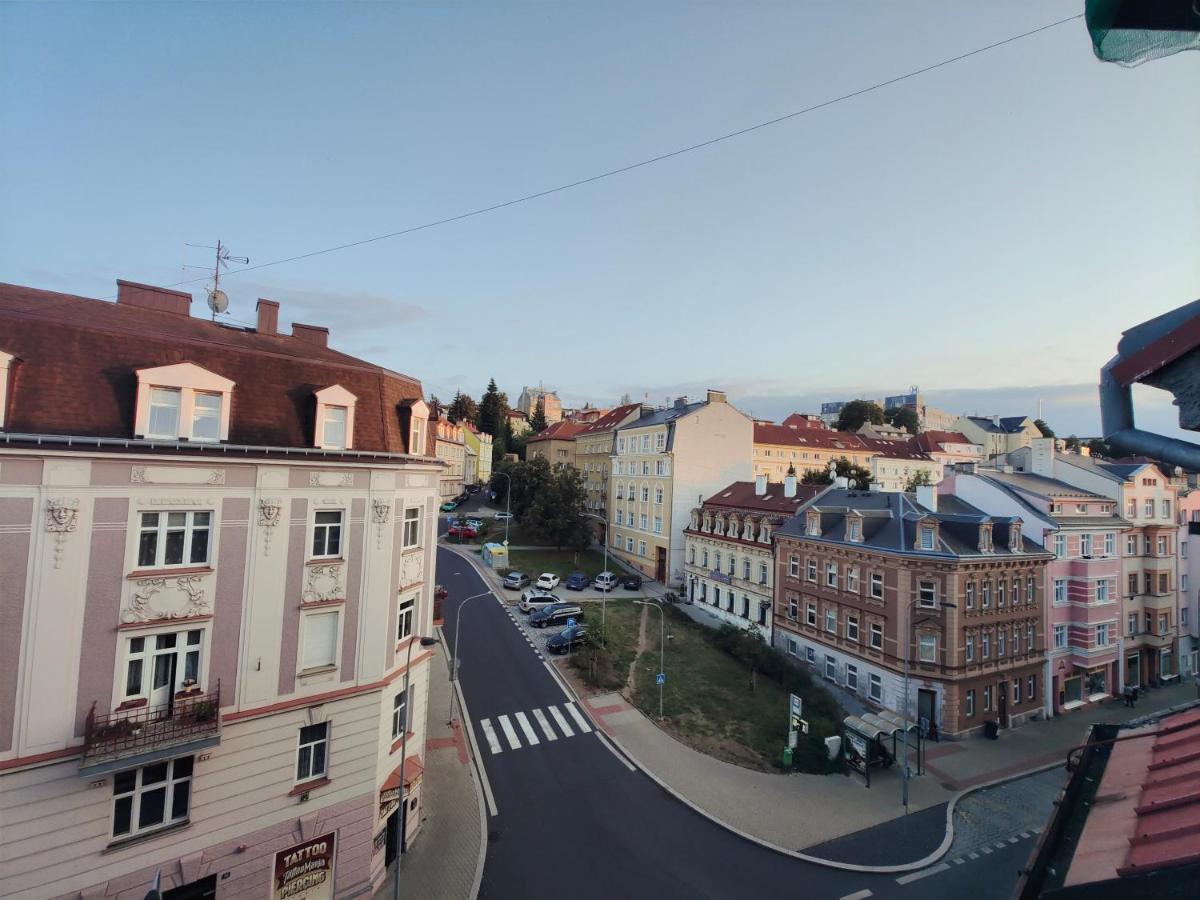 Apartman V Centru Карлови Вари Екстериор снимка